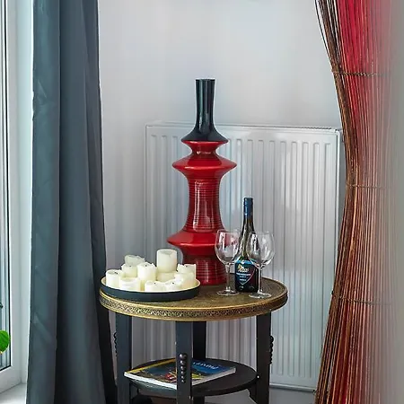 Charming Close To The Center *