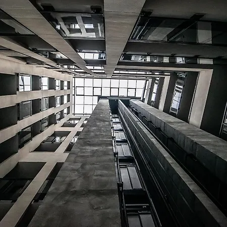 Charming Close To The Center דירה ורשה